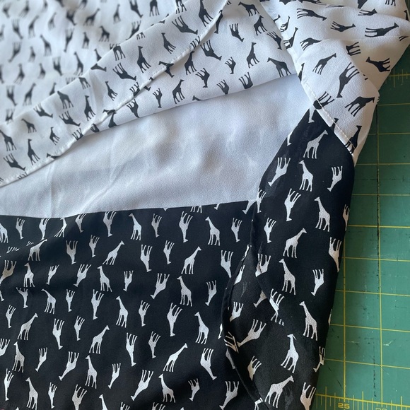 Ricki’s Sleevless Tank - Picture 5 of 8